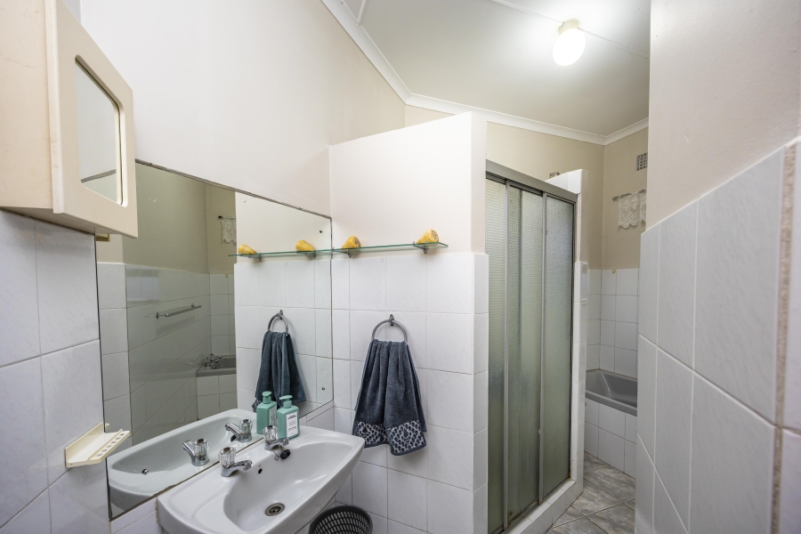 4 Bedroom Property for Sale in Beacon Bay Eastern Cape
